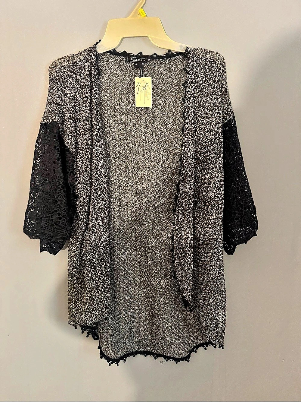 Soieblu Black & Gray Lace Sleeve Wrap